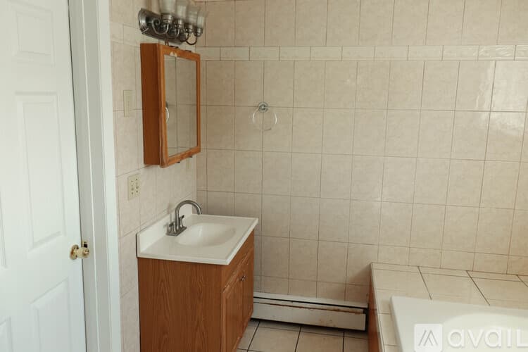 Salem Apartment: 12 Willson Street