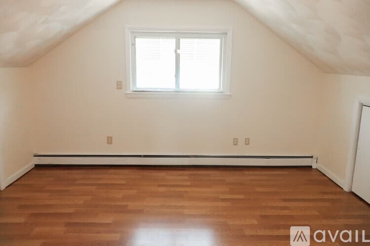 Salem Apartment: 12 Willson Street