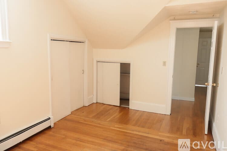 Salem Apartment: 12 Willson Street