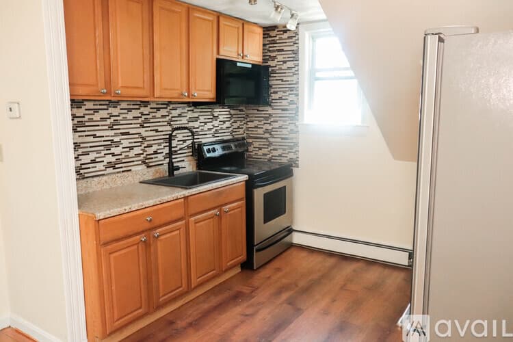 Salem Apartment: 12 Willson Street