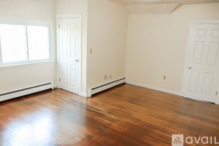 Salem Apartment: 12 Willson Street