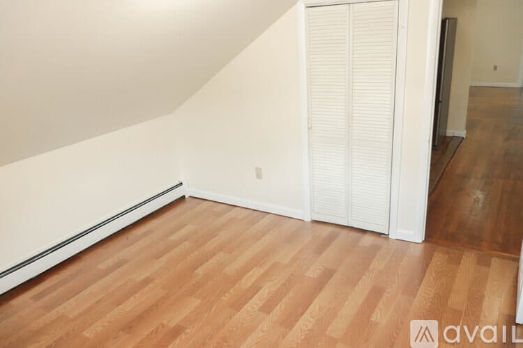 Salem Apartment: 12 Willson Street