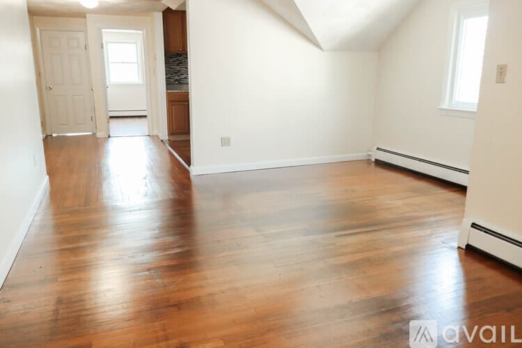 Salem Apartment: 12 Willson Street