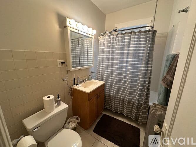 Chicago Apartment: 3615 N Pine Grove Ave