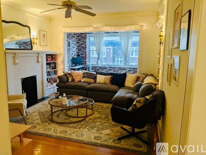 Chicago Apartment: 3615 N Pine Grove Ave