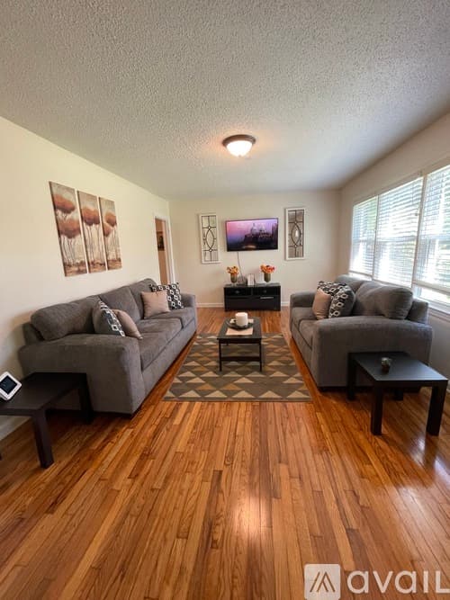 Albany House: 1613 Acker Drive