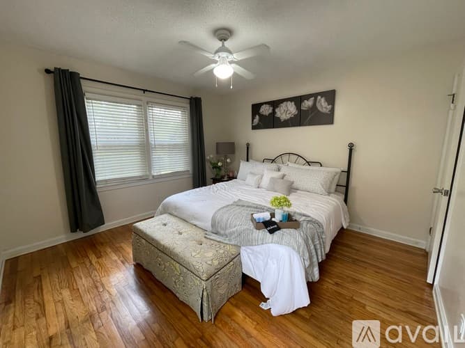 Albany House: 1613 Acker Drive