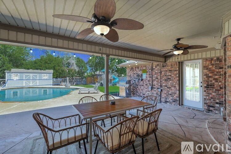 Keller House: 749 Western Trail