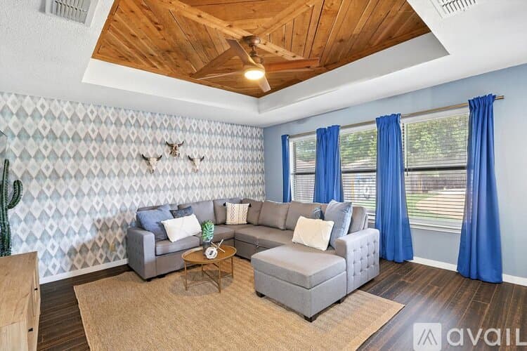 Keller House: 749 Western Trail