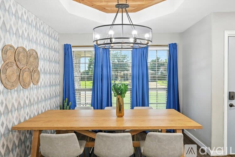 Keller House: 749 Western Trail