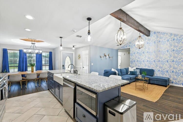 Keller House: 749 Western Trail