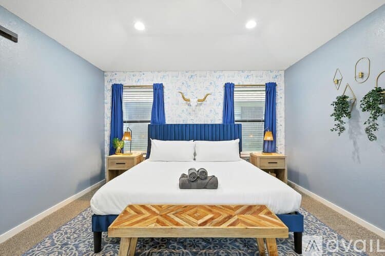 Keller House: 749 Western Trail