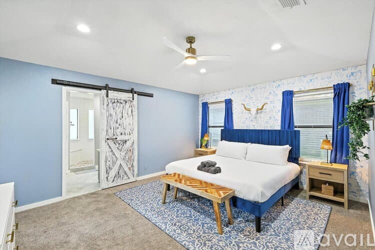 Keller House: 749 Western Trail