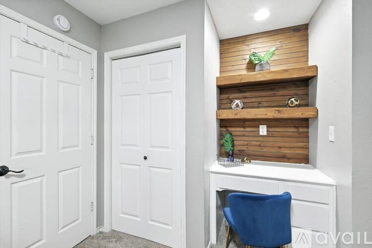 Keller House: 749 Western Trail