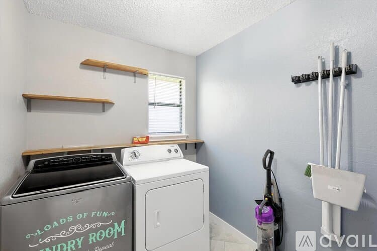Keller House: 749 Western Trail