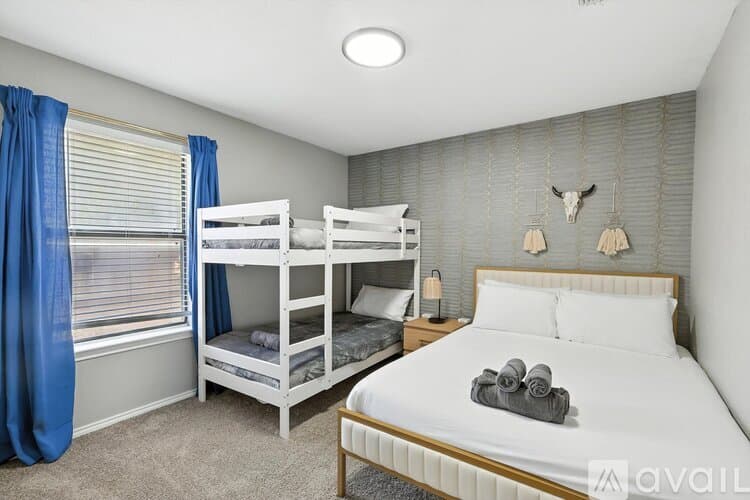 Keller House: 749 Western Trail