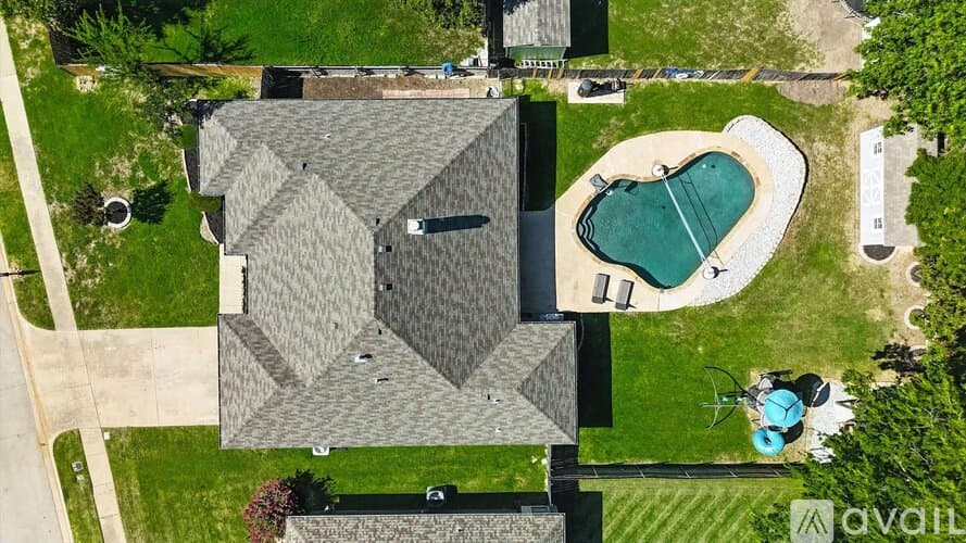 Keller House: 749 Western Trail