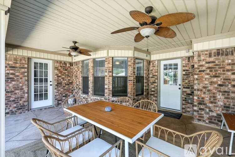 Keller House: 749 Western Trail