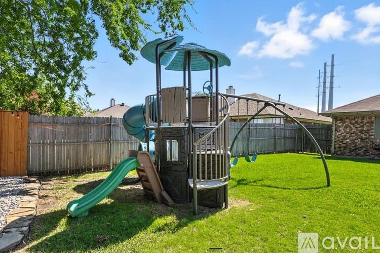 Keller House: 749 Western Trail