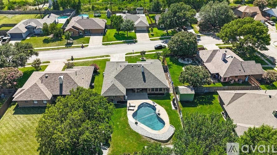 Keller House: 749 Western Trail