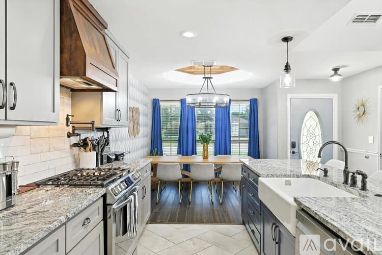 Keller House: 749 Western Trail