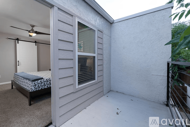 Fort Worth House: 2213 Park Hill Dr