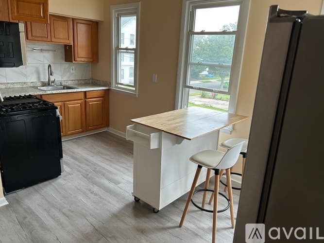 West Haven Apartment: 127 Peck Avenue