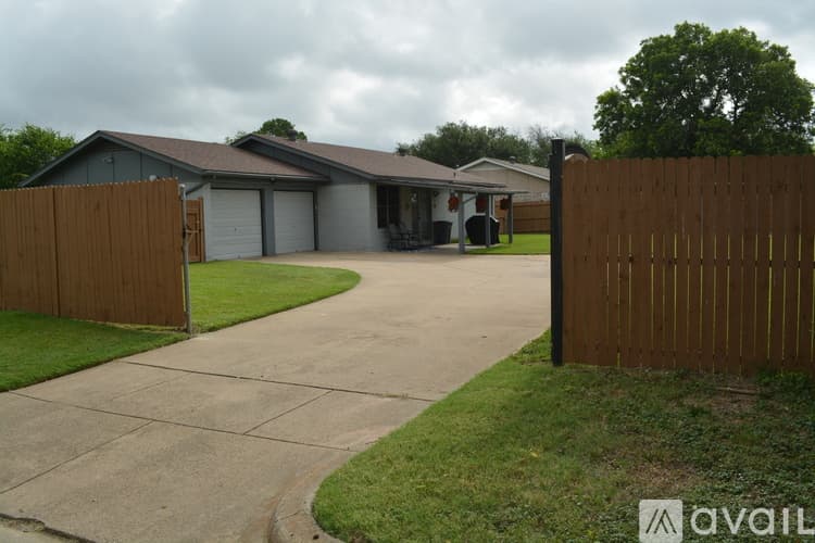 Forest Hill House: 3100 Valley Forge Trail