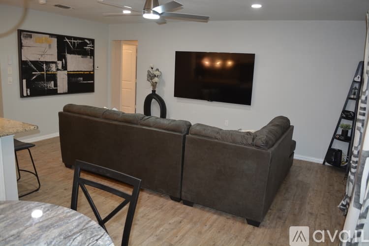 Forest Hill House: 3100 Valley Forge Trail
