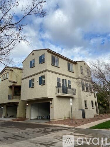 Gilbert Townhome: 1636 East Dogwood Lane