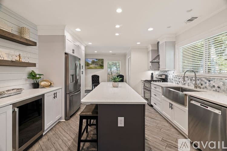 Savannah House: 3111 Casino Ave