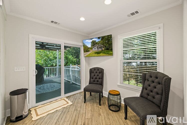 Savannah House: 3111 Casino Ave