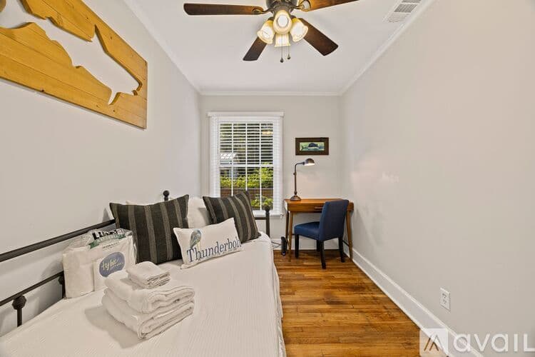 Savannah House: 3111 Casino Ave