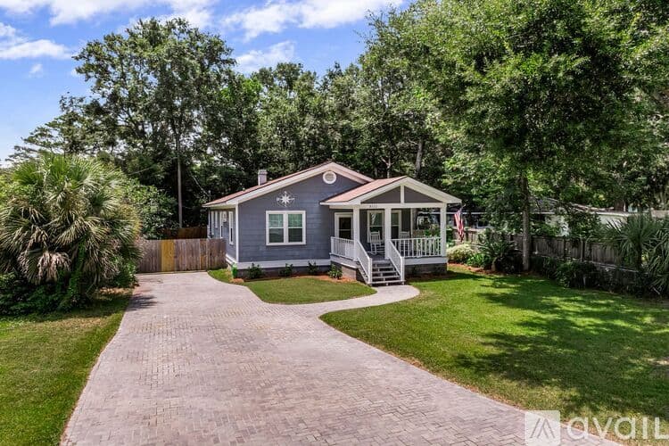 Savannah House: 3111 Casino Ave