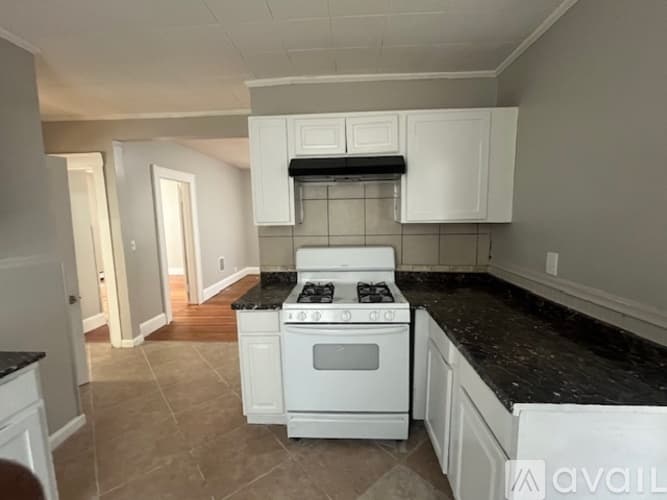 Ansonia Apartment: 11 5th Street