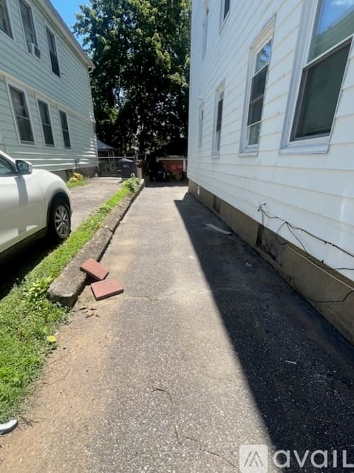 Ansonia Apartment: 11 5th Street