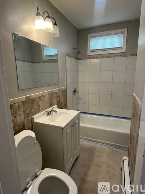 Ansonia Apartment: 11 5th Street