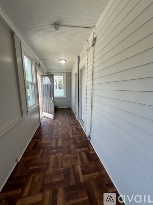 Ansonia Apartment: 11 5th Street