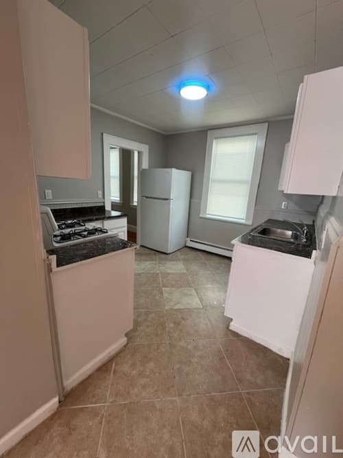Ansonia Apartment: 11 5th Street