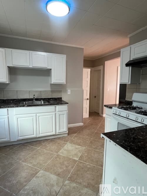 Ansonia Apartment: 11 5th Street