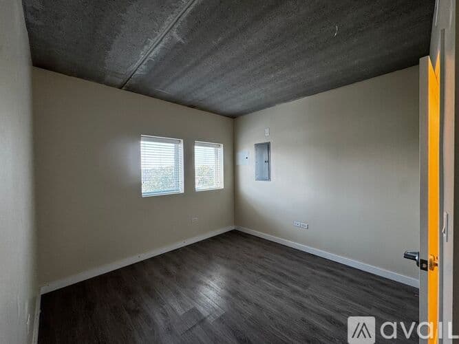 Chicago Apartment: 1323 W Morse Ave