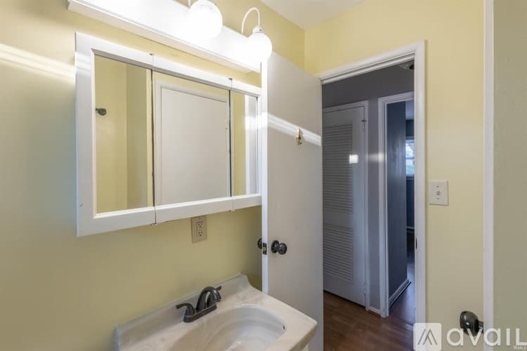 Evansville House: 4312 Kensington Ave