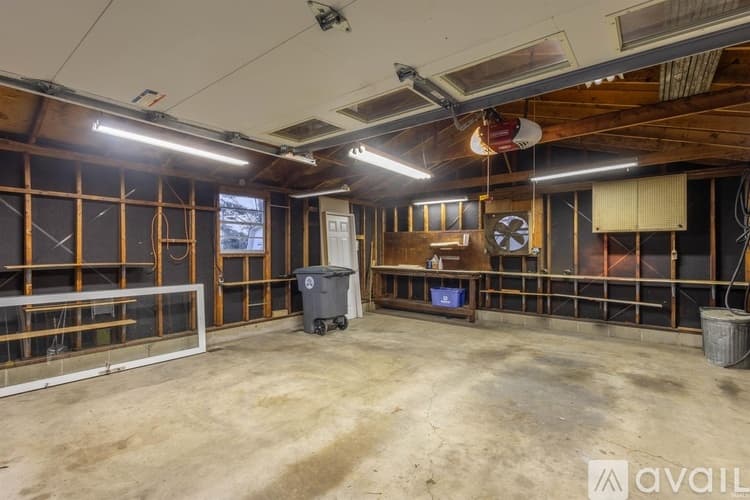 Evansville House: 4312 Kensington Ave