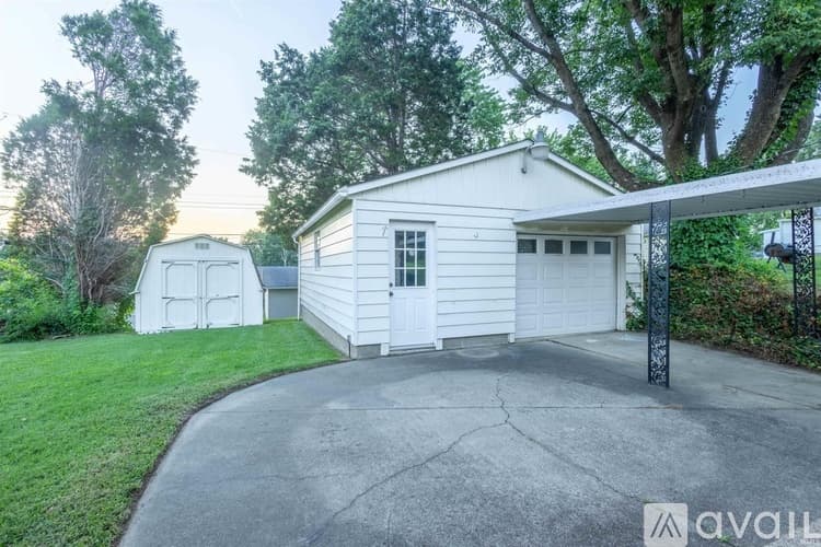 Evansville House: 4312 Kensington Ave