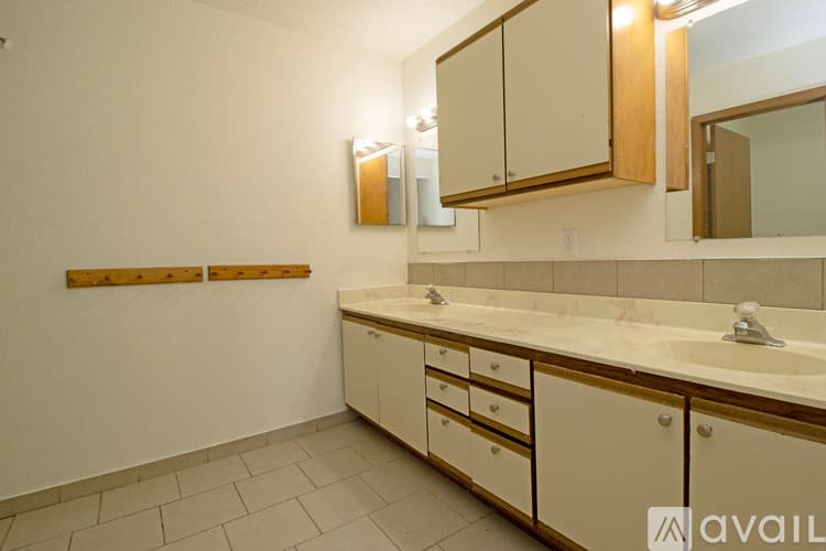 St Cloud Apartment: 1510 9th Ave S St Cloud
