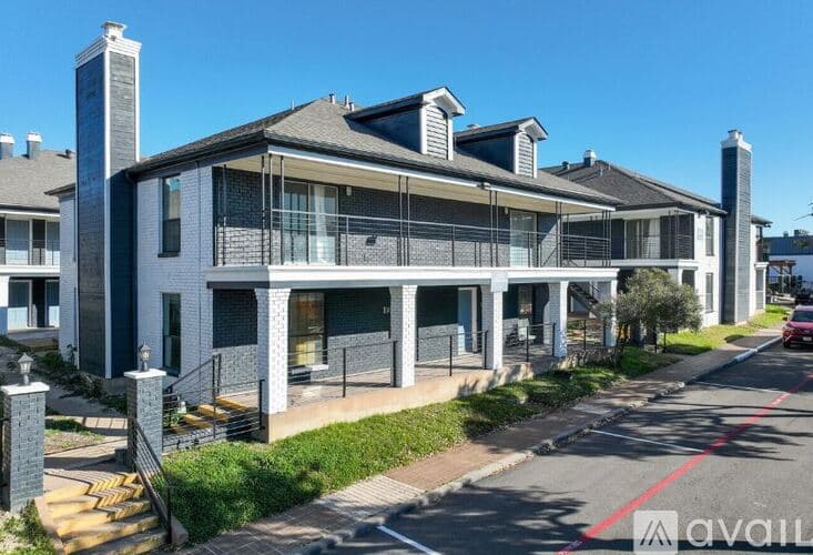 Fort Worth Apartment: 2508 Ridgmar Blvd