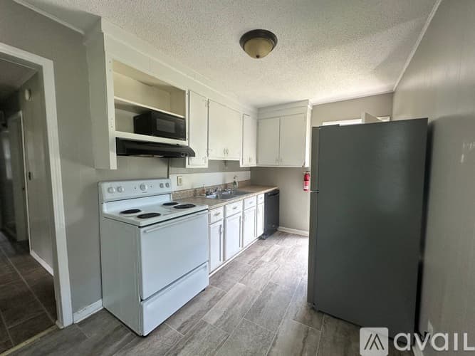 Columbia House: 59 Dumont St