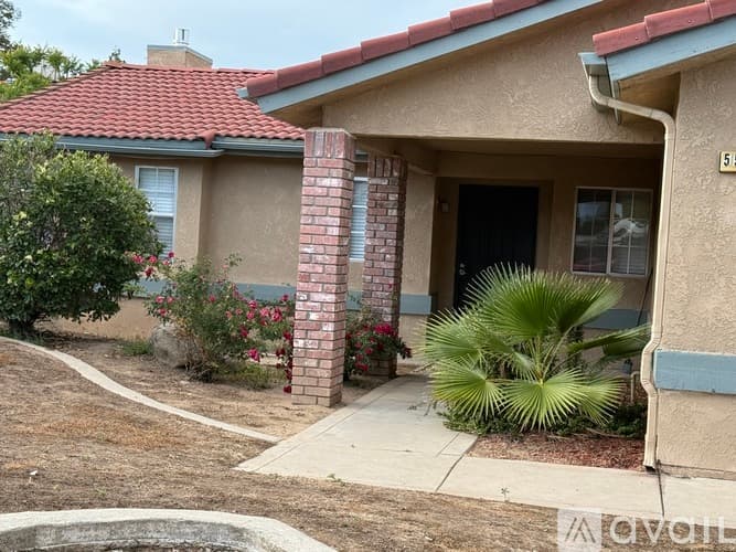 Fresno House: 5568 W Calimyrna Ave