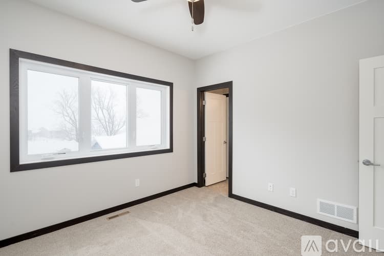 North Mankato Apartment: 2140 Rolling Green Trail