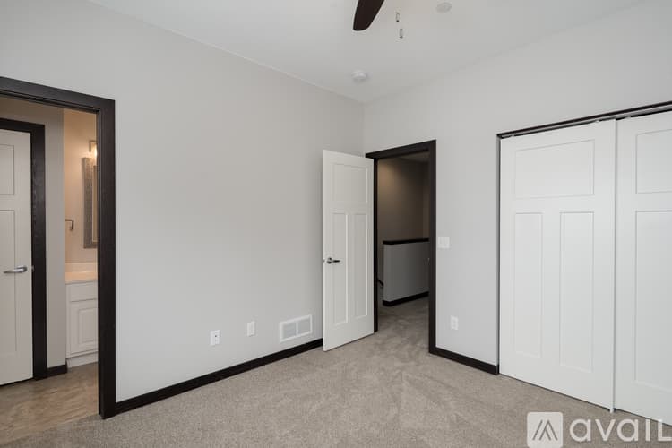 North Mankato Apartment: 2140 Rolling Green Trail